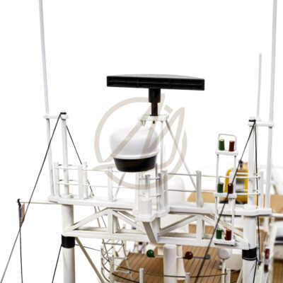 Maquette de la Calypso - Navire d'exploration du Commandant Cousteau - Maquette en bois, Montée, Prête à Exposer