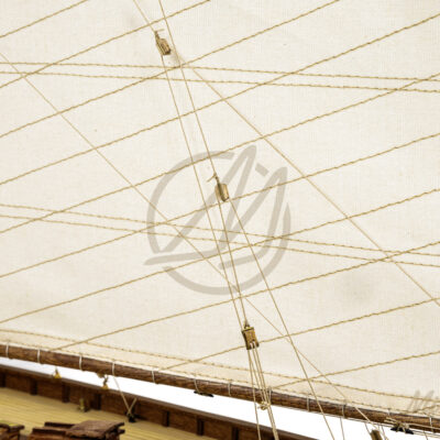 Maquette du Britania de Qualité Musée - Voilier de Course de Classe J - Maquette en bois, Montée, Prête à Exposer