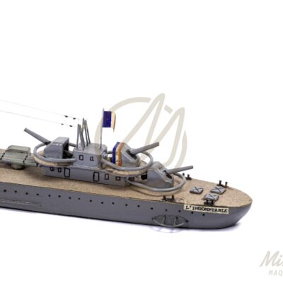 Maquette de L’Indomptable en bois zoom sur détails du navire