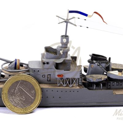 Maquette de L’Indomptable en bois zoom sur détails du navire