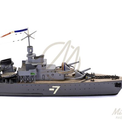 Maquette de L’Indomptable en bois zoom sur détails du navire