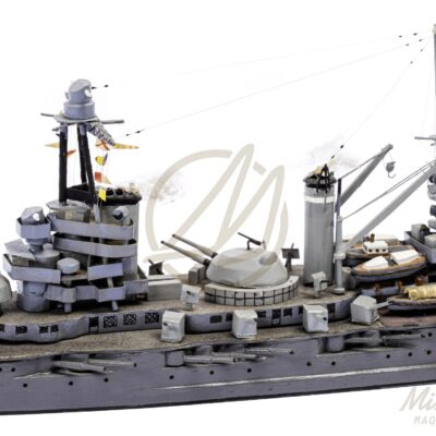 Maquette du Bretagne en bois zoom sur détails du navire