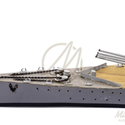 Maquette de la Provence en bois zoom sur détails du navire