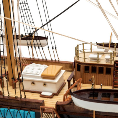 Maquette d'exposition entièrement montée - Mistral Maquettes – Amerigo Vespucci - 90 cm – vue bâbord pont central