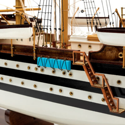 Maquette d'exposition entièrement montée - Mistral Maquettes – Amerigo Vespucci - 90 cm – vue détaillée bâbord