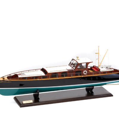Maquette en bois entièrement montée - Mistral Maquettes – Yacht Aphrodite - 90 cm - vue latérale bâbord avant
