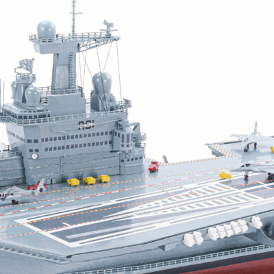 Maquette du Charles De Gaulle - Célèbre Porte Avions de la Marine Française. Maquette d'Exposition Haut de Gamme - Déjà Montée - Mistral Maquettes