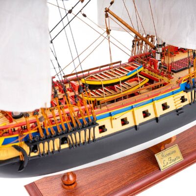 Maquette de l'Hermione · Maquette d'exposition Qualité Musée · Frégate en Bois Déjà Montée · Sous Licence