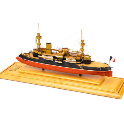 Maquette du Cuirassé Hoche · Exemplaire unique d'Antiquité - Mistral Maquettes