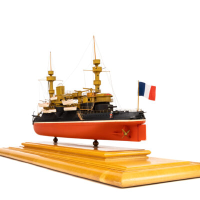 Maquette du Cuirassé Hoche · Exemplaire unique d'Antiquité - Mistral Maquettes