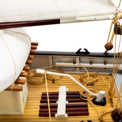 Maquette Marie-Jeanne - Bateau en Bois - Monté - Maquette Haut de Gamme par Mistral Maquettes