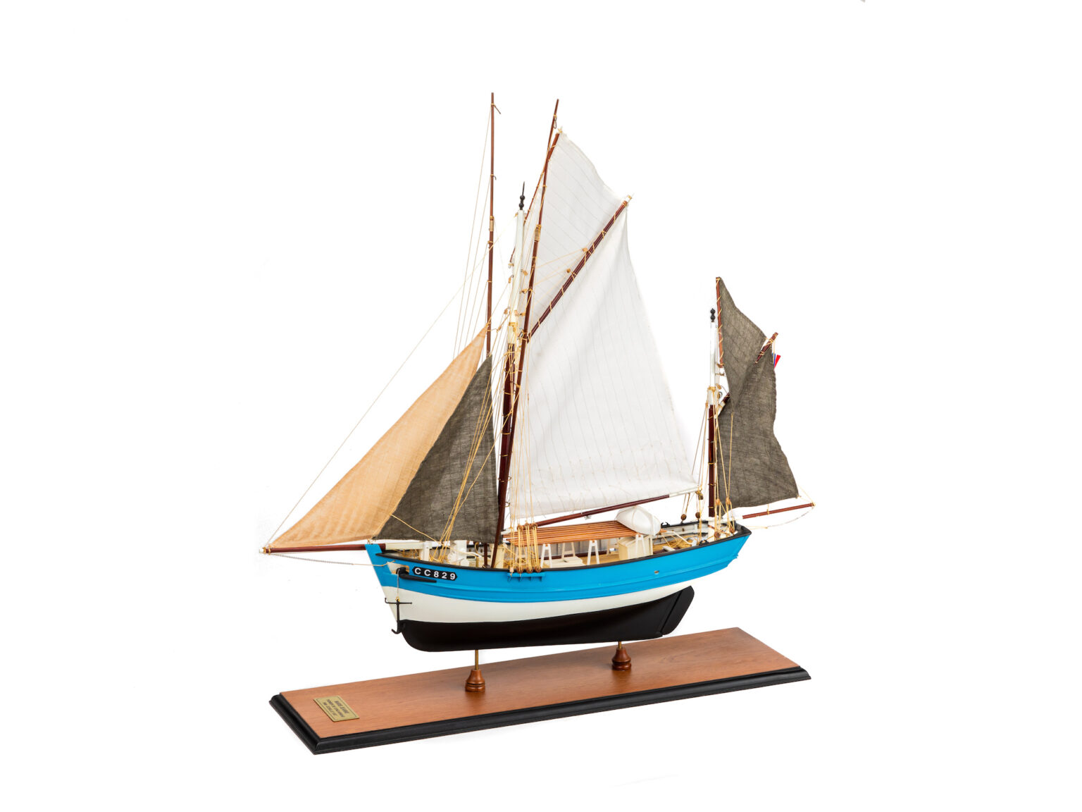 Artesanía Latina - Maquette de Bateau en Bois - Navire Thonier Français, Marie Jeanne - Modèle 22175 - Echelle 1