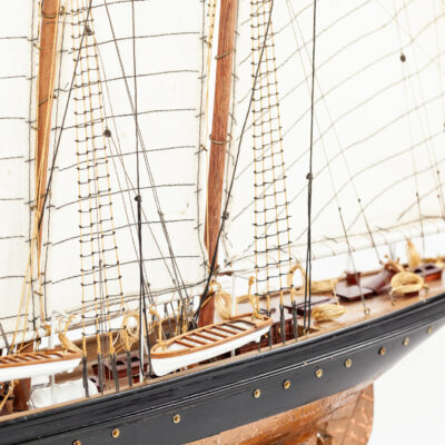 Maquette d'exposition entièrement montée – Mistral Maquettes - Atlantic - 78 cm - Vue plongeante babord arrière