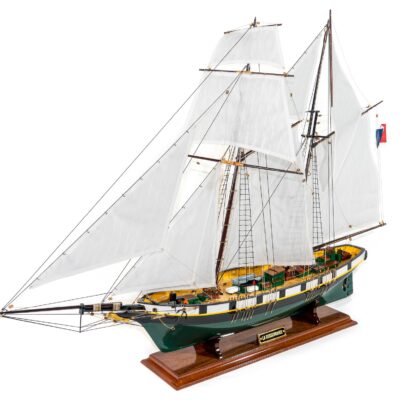 Maquette d'exposition entièrement montée –Mistral Maquettes - La Recouvrance - 80 cm - vue globale bâbord avant