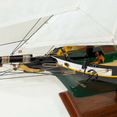 Maquette d'exposition entièrement montée –Mistral Maquettes - La Recouvrance - 80 cm - vue pont avant