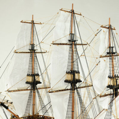 Maquette d'exposition entièrement montée – Mistral Maquettes - Le Royal Louis - 94 cm - vue gréement