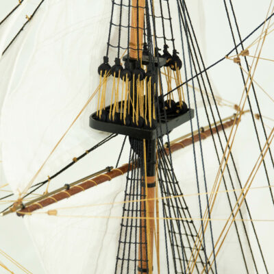 Maquette d'exposition entièrement montée – Mistral Maquettes - Le Royal Louis - 94 cm - vue hune de mât