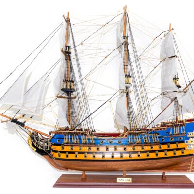 Maquette d'exposition entièrement montée –Mistral Maquettes - Le Royal Louis - 94 cm - vue latérale globale