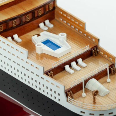 Maquette d'exposition entièrement montée – Mistral Maquettes - Queen Marie II - 100 cm - vue plongeante pont arrière