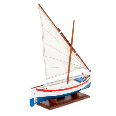 Maquette d'exposition entièrement montée – Mistral Maquettes - barquette - 35 cm - vue latérale tribord arrière
