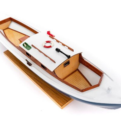 Maquette d'exposition entièrement montée – Mistral Maquettes – Pinasse du bassin d'arcachon (1/20 ème - 53 cm) - vue plongeante