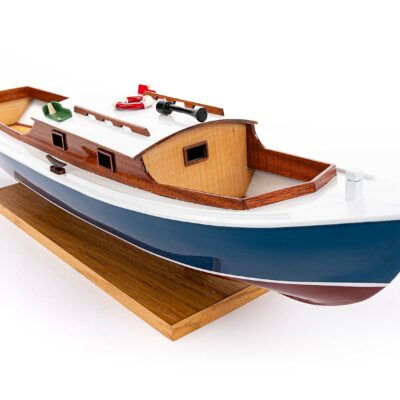 Maquette d'exposition entièrement montée – Mistral Maquettes – Pinasse du bassin d'arcachon (1/20 ème - 53 cm) - vue tribord proue