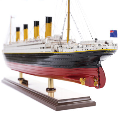 Maquette d'exposition entièrement montée – Mistral Maquettes - paquebot Titanic (101 cm), vue babord de la poupe