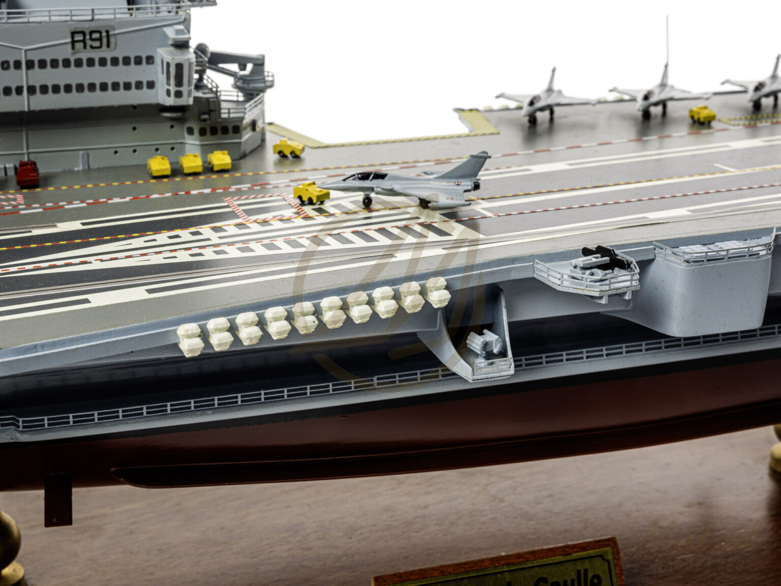 Maquette Heller – Porte-avions Charles De Gaulle – Échelle 1/400