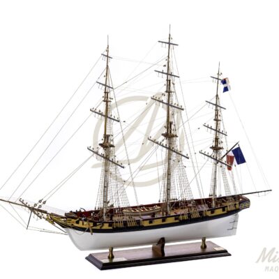 Maquette de La Confiance, Frégate Corsaire de Surcouf. Série Limitée de Qualité Musée. Maquette en bois. Vue d’ensemble.