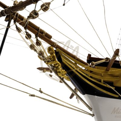 Maquette de La Confiance, Série Limitée de qualité Musée, détail de la figure de proue dorée.