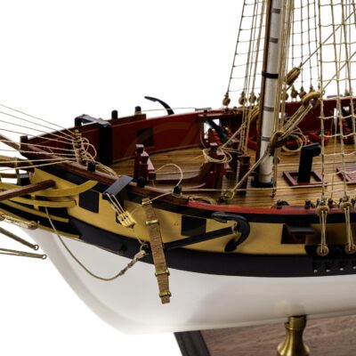 Maquette de La Confiance, Série Limitée de qualité Musée, détail du beaupré, du gréement et de l’avant du pont.