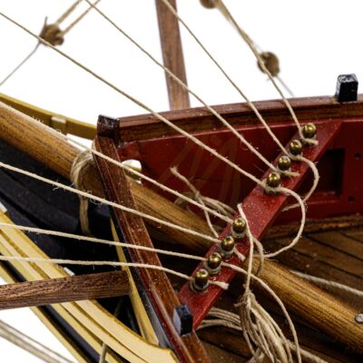 Maquette de La Confiance, Série Limitée de qualité Musée, détail du beaupré, du gréement et de l’avant du pont.