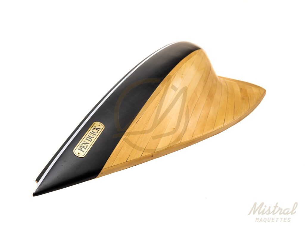 Demi Coque du Pen Duick - 90 cm - Sans Support - Mistral Maquettes
