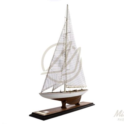 Maquette du voilier Rainbow classe J 1934 – Mistral Maquettes, qualité décorative, longueur 48 cm