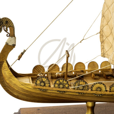 Maquette d'un Drakkar Viking - Montée - Mistral Maquettes