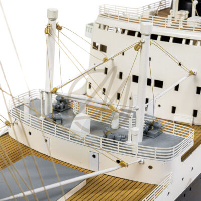 Maquette du Ferdinand de Lesseps - Paquebot en Bois - Prêt à Exposer - Série Limitée - Détail du Pont