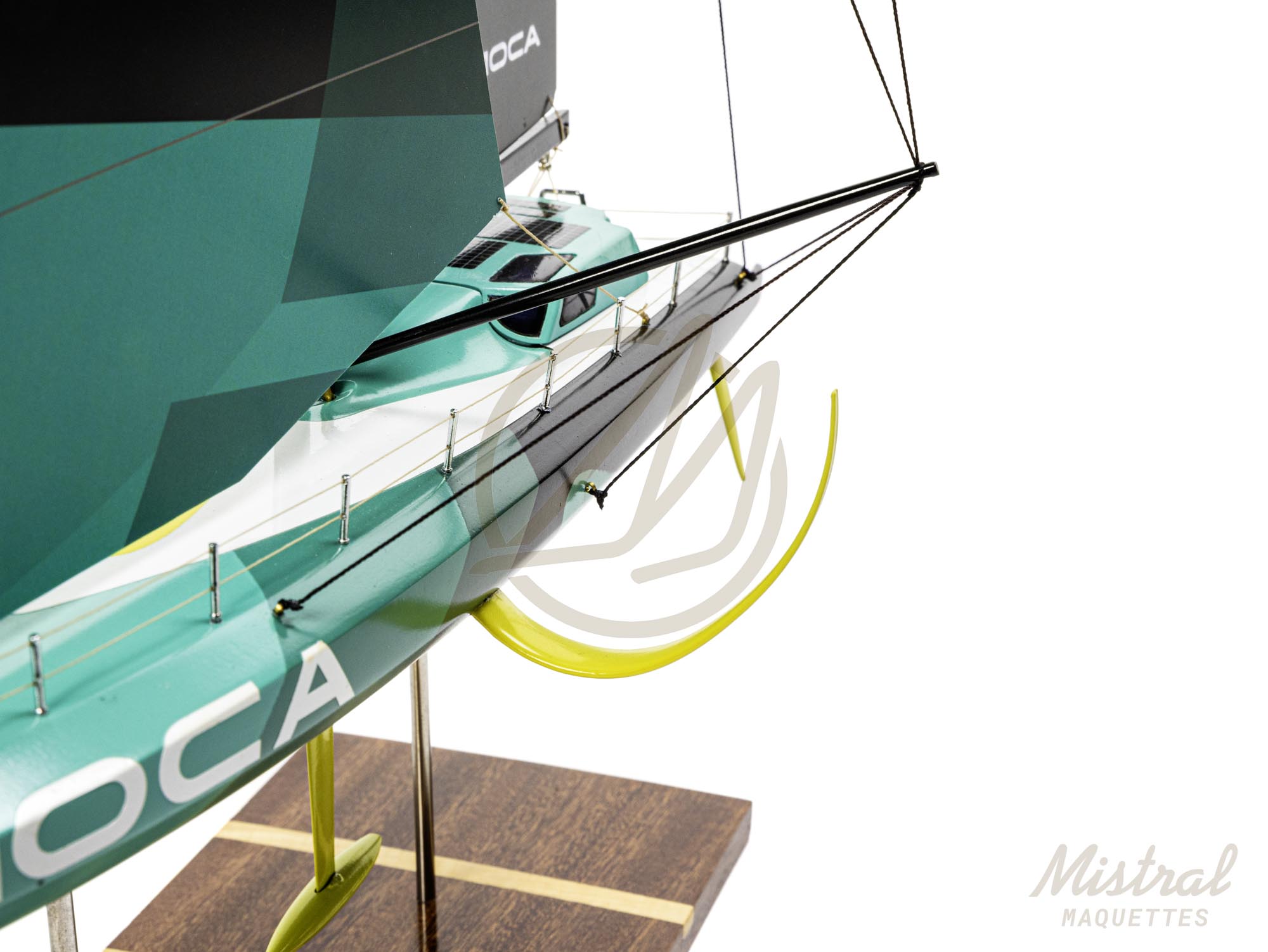 imoca Maquette de l'IMOCA 60 du Vendée Globe. Con!ue en Impression 3D. Prête à exposer. Vue des foils