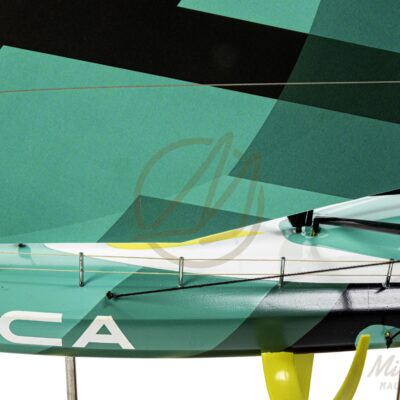Maquette de l'IMOCA 60 du Vendée Globe. Con!ue en Impression 3D. Prête à exposer. Vue des foils