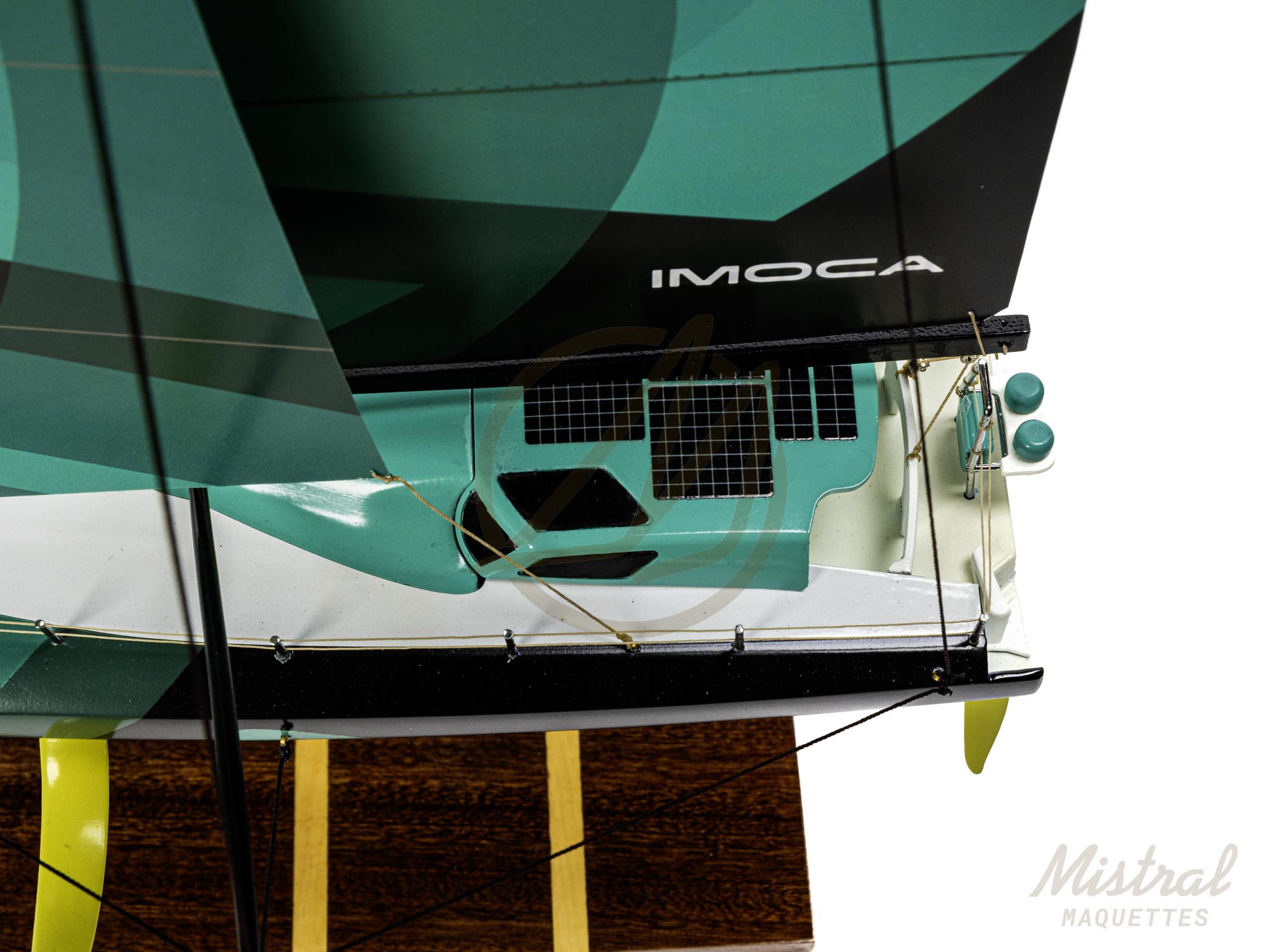 imoca Maquette de l'IMOCA 60 du Vendée Globe. Con!ue en Impression 3D. Prête à exposer. Vue arrière