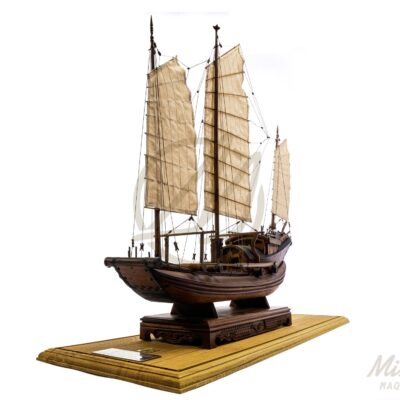 Maquette d’une Jonque Chinoise En Bois Modèle de Collection Déjà montée Vue d’ensemble