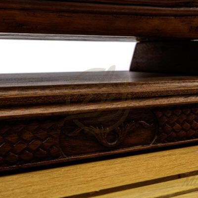 Maquette d’une Jonque Chinoise En Bois Déjà montée Socle et vitrine intégrée Vue détaillée du socle