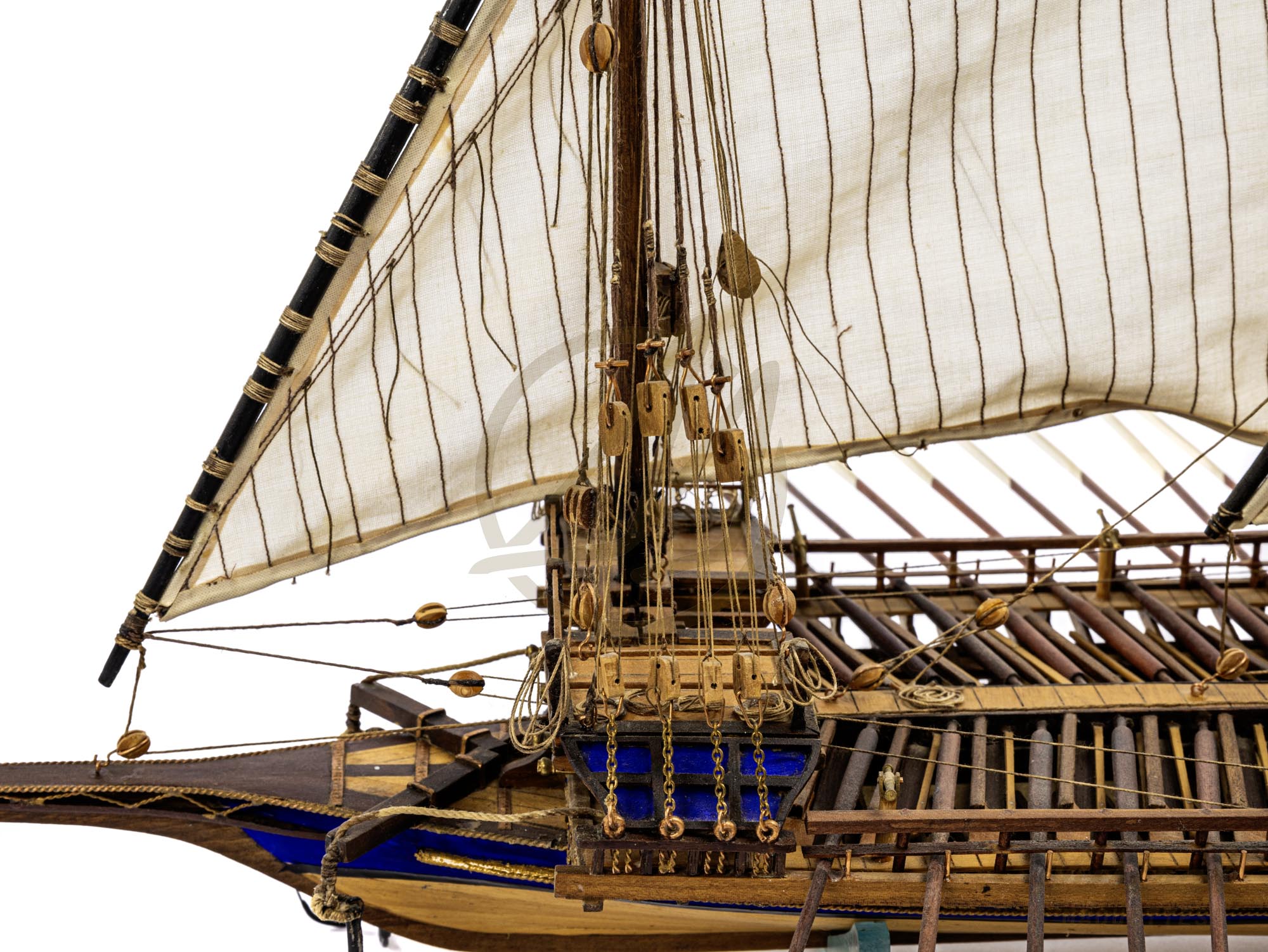 Maquette de la Réale de France haut de gamme vue détaillée du pont et des avirons