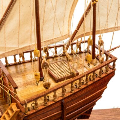 Maquette de la Santa Maria - Pinta - Nina de Christophe Colomb - Maquette de Bateau ancien en Bois - Haut de Gamme - Montée - Mistral Maquettes
