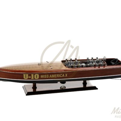 Maquette de Miss America X, hydroplane de record de vitesse des années 1930. Maquette en bois haut de gamme. Vue d'ensemble