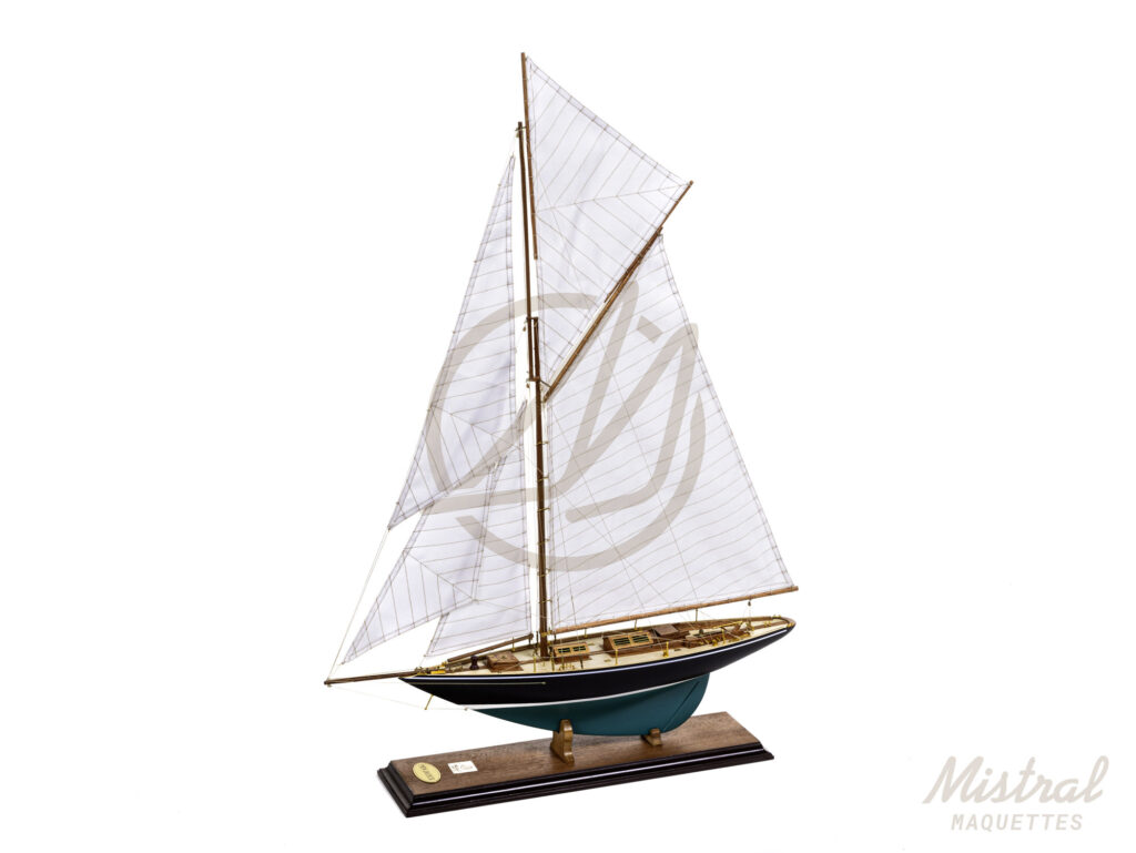 Maquette du Pen Duick - 35cm - Voilier de Course - Classe J - Maquette assemblée de haute qualité
