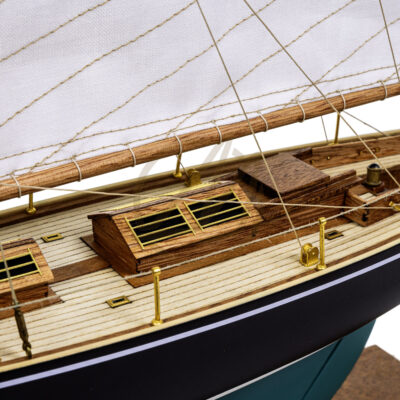 Maquette du Pen Duick - 35cm - Voilier de Course - Classe J - Maquette assemblée de haute qualité