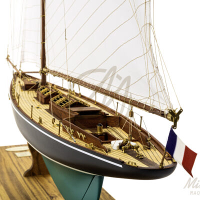 Maquette du Pen Duick de Qualité Musée - Maquette Montée - Mistral Maquettes - Maquette de Bateau Haut de Gamme