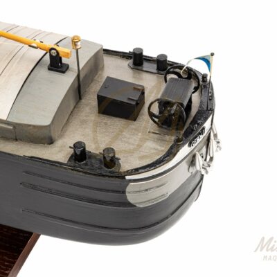 Maquette de Péniche Grey II (Plaquet) · Maquette de Péniche en Bois Déjà Montée · Mistral Maquettes