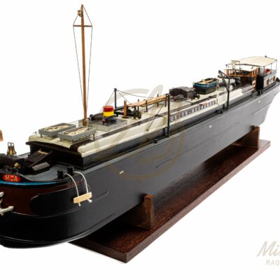 Maquette de Péniche MCA · Maquette de Péniche en Bois Déjà Montée · Mistral Maquettes