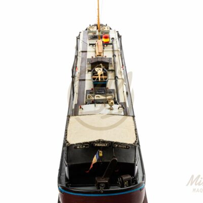 Maquette de Péniche MCA · Maquette de Péniche en Bois Déjà Montée · Mistral Maquettes